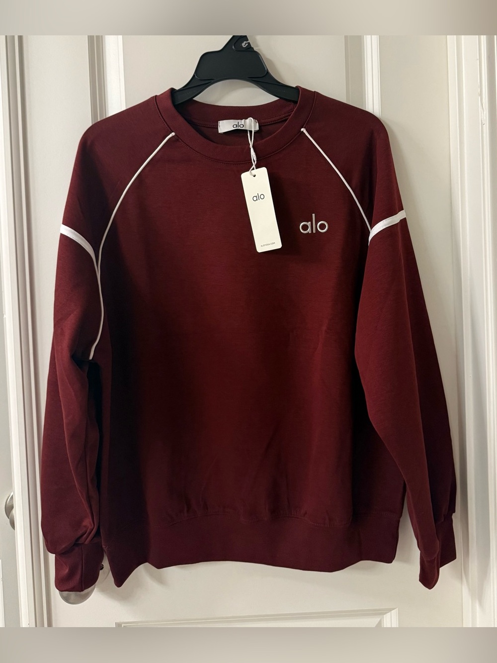 ALO Yoga beautiful Burgundy Crewneck Sweatshirt with White Piping & Pant Coords